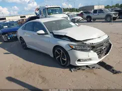 1HGCV1F32JA160433 2018 HONDA ACCORD
