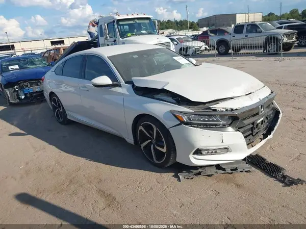 1HGCV1F32JA160433 2018 HONDA ACCORD - Image 1