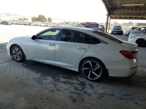 1HGCV1F32JA183579 2018 HONDA ACCORD - Image 2