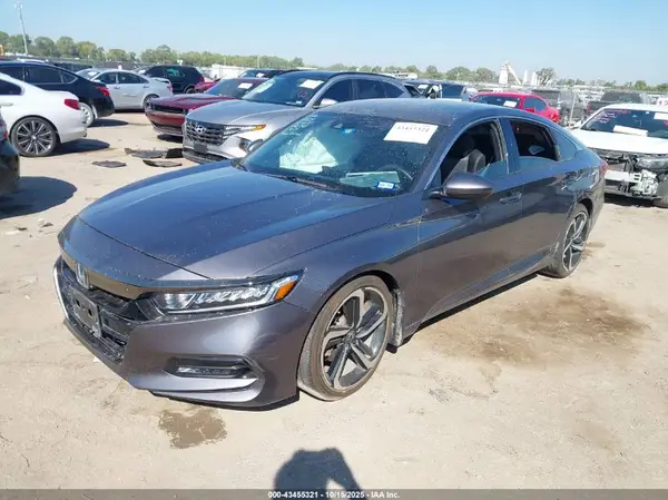 1HGCV1F32JA210814 2018 HONDA ACCORD - Image 2