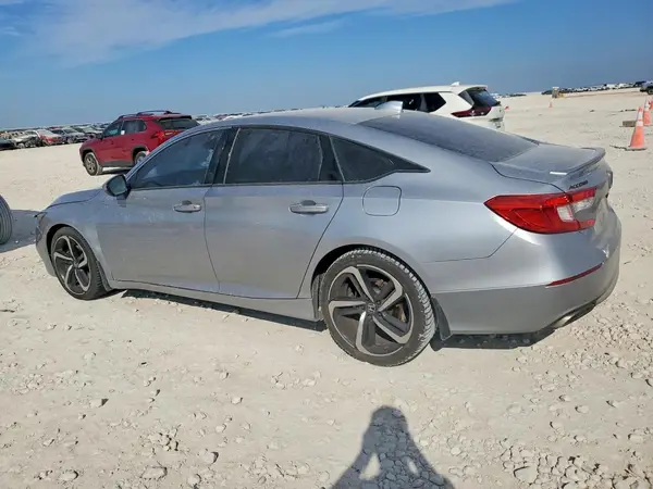 1HGCV1F32JA212210 2018 HONDA ACCORD - Image 2