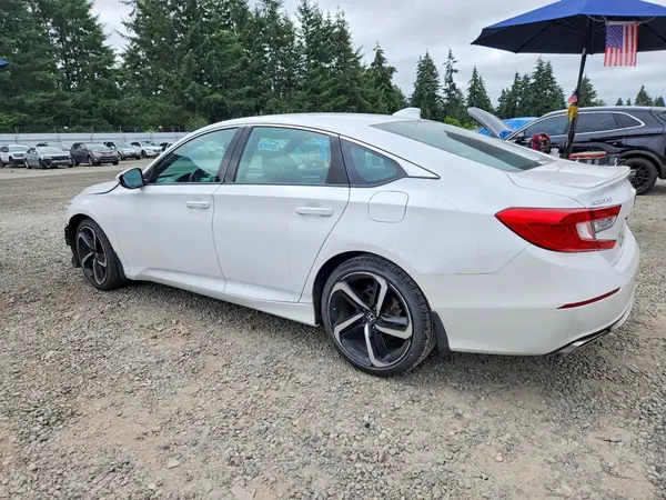 1HGCV1F32JA219318 2018 HONDA ACCORD - Image 2