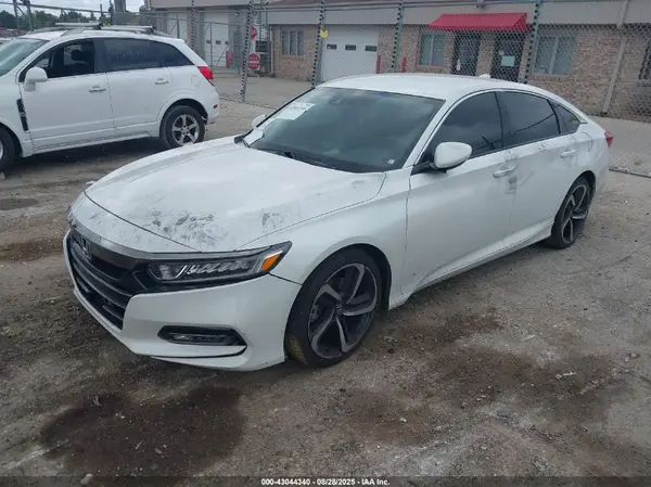 1HGCV1F32JA242467 2018 HONDA ACCORD - Image 2
