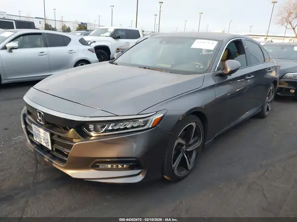 1HGCV1F32JA247670 2018 HONDA ACCORD - Image 2