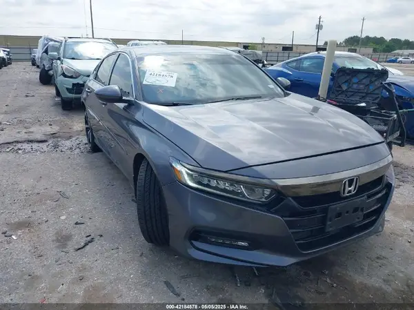 1HGCV1F32JA258782 2018 HONDA ACCORD - Image 1