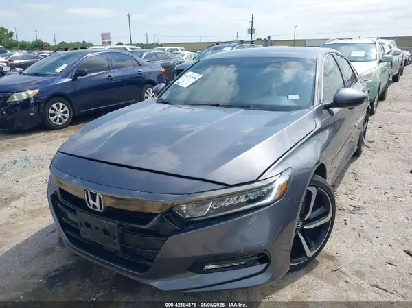 1HGCV1F32JA258782 2018 HONDA ACCORD - Image 2
