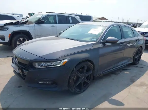1HGCV1F32JA263982 2018 HONDA ACCORD - Image 2