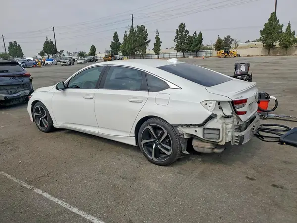 1HGCV1F32JA802424 2018 HONDA ACCORD - Image 2