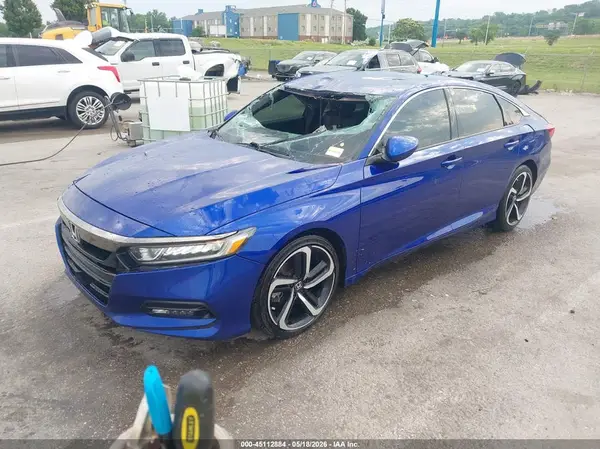 1HGCV1F32KA015653 2019 HONDA ACCORD - Image 2