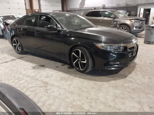 1HGCV1F32KA024773 2019 HONDA ACCORD - Image 1