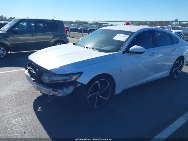 1HGCV1F32KA044800 2019 HONDA ACCORD - Image 2