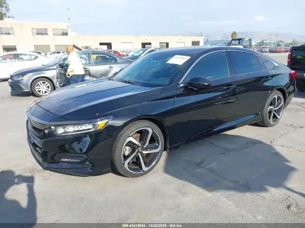 1HGCV1F32KA047681 2019 HONDA ACCORD - Image 2