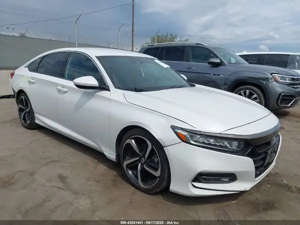 1HGCV1F32KA069633 2019 HONDA ACCORD - Image 1