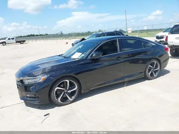 1HGCV1F32KA122461 2019 HONDA ACCORD - Image 2