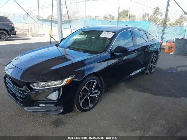 1HGCV1F32KA135453 2019 HONDA ACCORD - Image 2