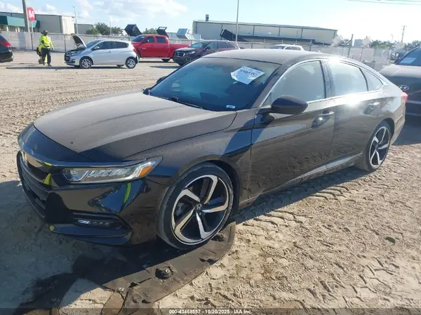 1HGCV1F32KA139681 2019 HONDA ACCORD - Image 2