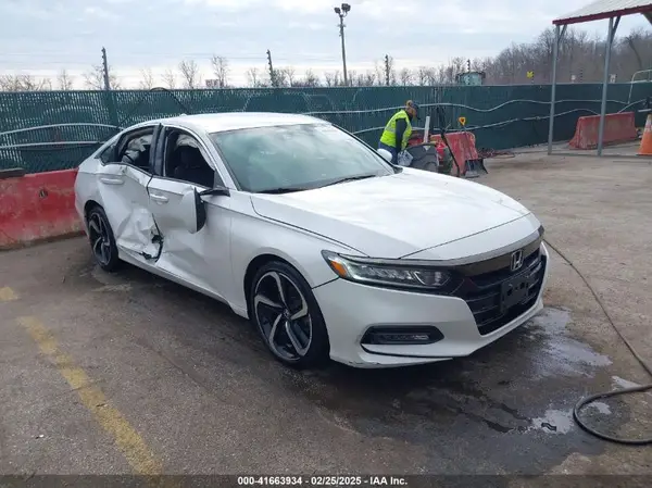 1HGCV1F32KA151538 2019 HONDA ACCORD - Image 1