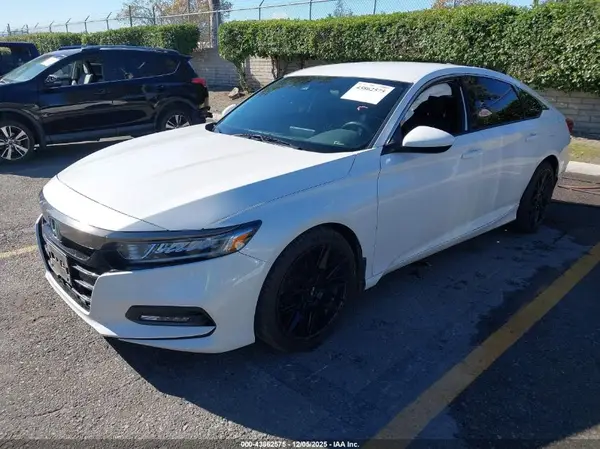 1HGCV1F32KA157257 2019 HONDA ACCORD - Image 2