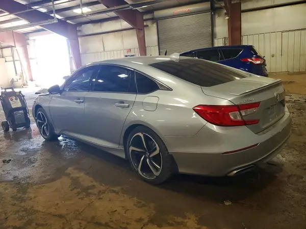 1HGCV1F32KA173491 2019 HONDA ACCORD - Image 2