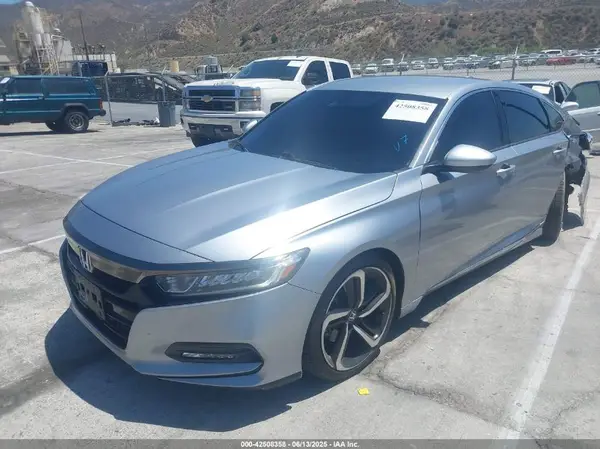 1HGCV1F32LA068998 2020 HONDA ACCORD - Image 2