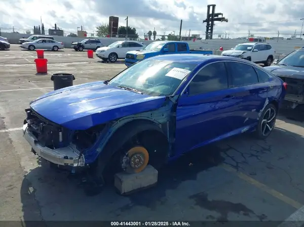 1HGCV1F33JA009889 2018 HONDA ACCORD - Image 2