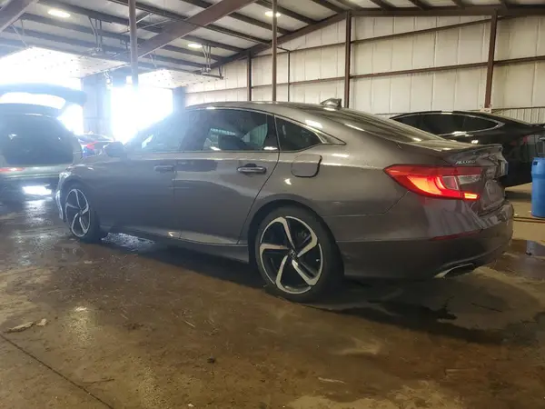 1HGCV1F33JA011903 2018 HONDA ACCORD - Image 2