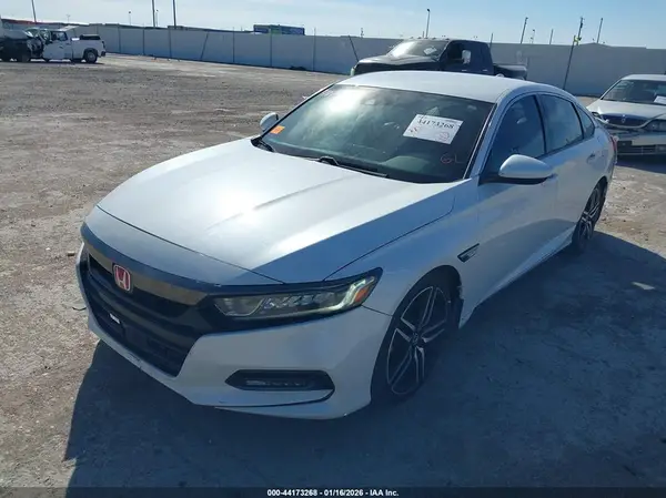 1HGCV1F33JA022271 2018 HONDA ACCORD - Image 2