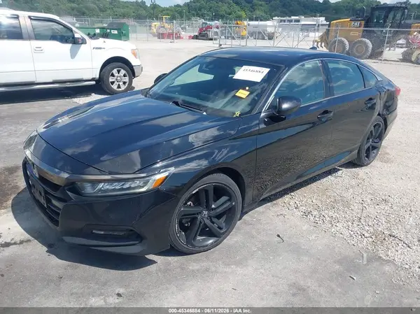 1HGCV1F33JA025669 2018 HONDA ACCORD - Image 2