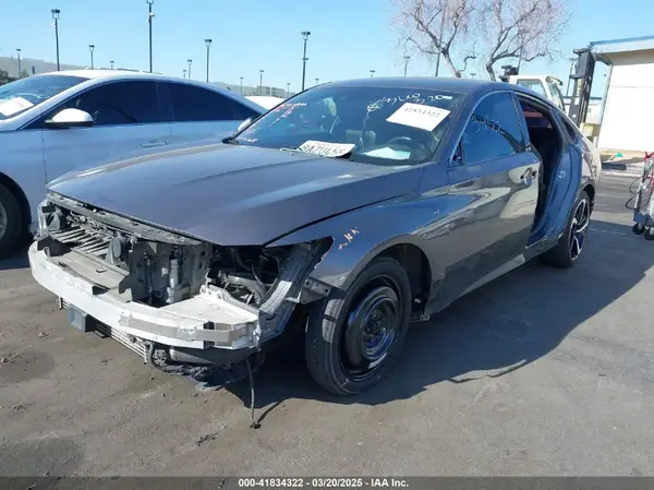 1HGCV1F33JA051673 2018 HONDA ACCORD - Image 2