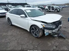 1HGCV1F33JA057683 2018 HONDA ACCORD