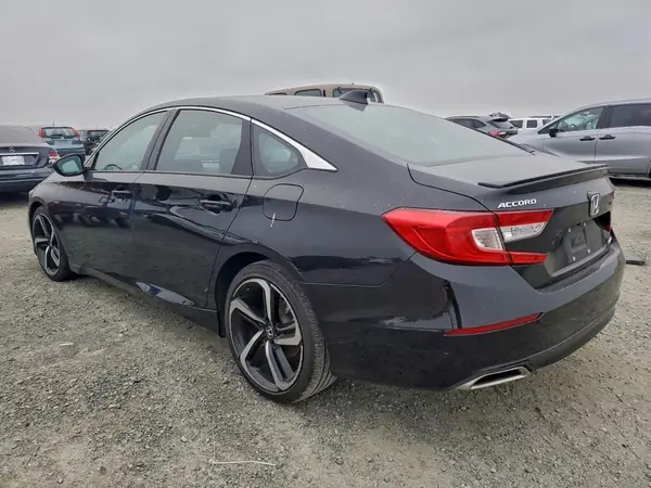 1HGCV1F33JA057974 2018 HONDA ACCORD - Image 2