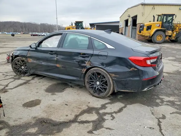 1HGCV1F33JA058073 2018 HONDA ACCORD - Image 2