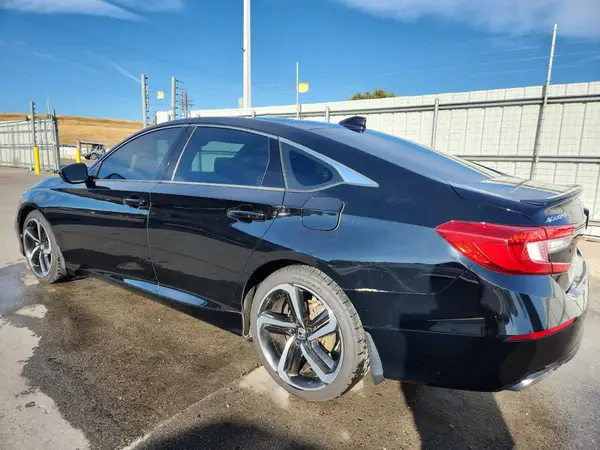 1HGCV1F33JA059370 2018 HONDA ACCORD - Image 2