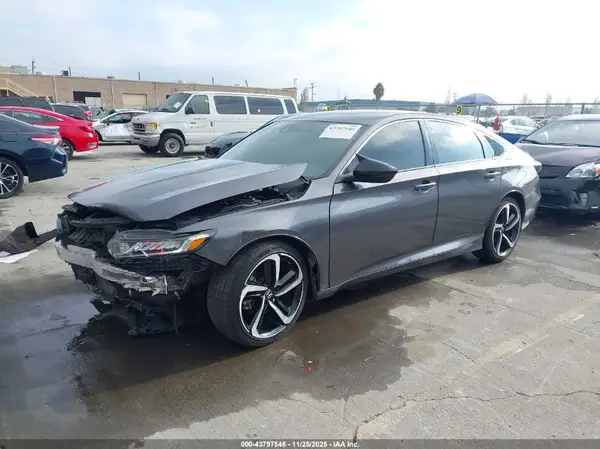 1HGCV1F33JA066948 2018 HONDA ACCORD - Image 2