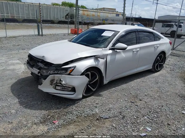 1HGCV1F33JA070725 2018 HONDA ACCORD - Image 2