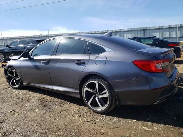 1HGCV1F33JA076699 2018 HONDA ACCORD - Image 2