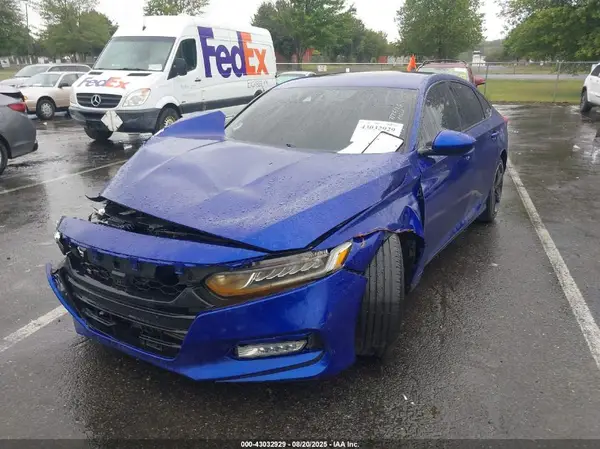 1HGCV1F33JA085984 2018 HONDA ACCORD - Image 2