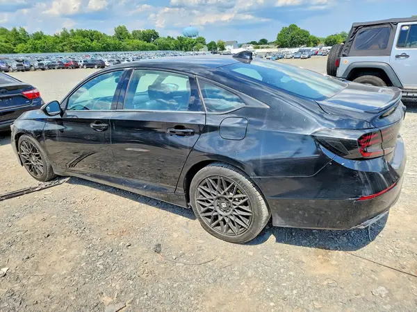 1HGCV1F33JA091980 2018 HONDA ACCORD - Image 2
