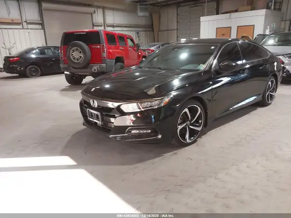 1HGCV1F33JA098931 2018 HONDA ACCORD - Image 2