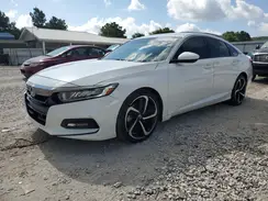 1HGCV1F33JA102573 2018 HONDA ACCORD