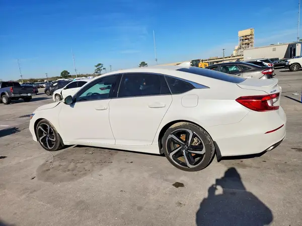1HGCV1F33JA103870 2018 HONDA ACCORD - Image 2