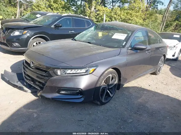 1HGCV1F33JA105330 2018 HONDA ACCORD - Image 2