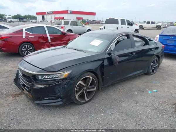 1HGCV1F33JA114531 2018 HONDA ACCORD - Image 2
