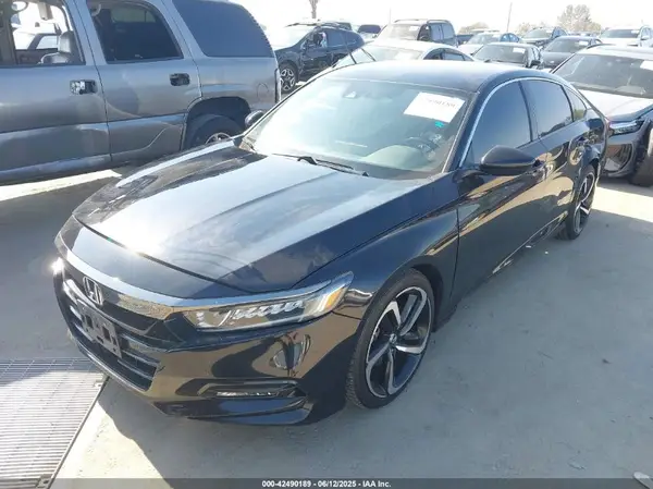 1HGCV1F33JA119972 2018 HONDA ACCORD - Image 2