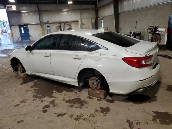 1HGCV1F33JA128817 2018 HONDA ACCORD - Image 2