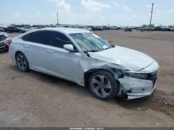 1HGCV1F33JA128820 2018 HONDA ACCORD