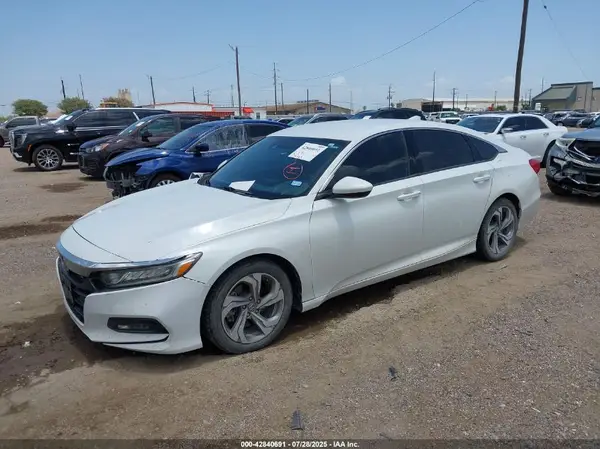 1HGCV1F33JA128820 2018 HONDA ACCORD - Image 2