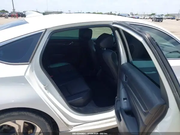 1HGCV1F33JA128820 2018 HONDA ACCORD - Image 8