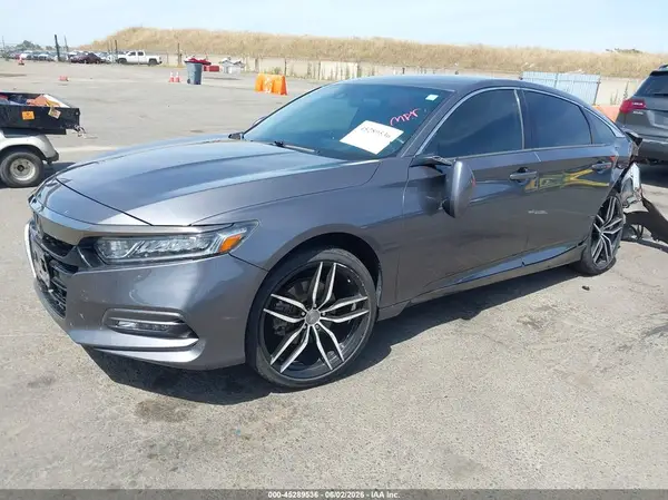 1HGCV1F33JA132494 2018 HONDA ACCORD - Image 2