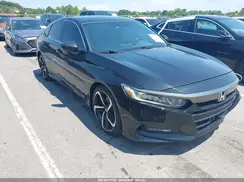 1HGCV1F33JA134570 2018 HONDA ACCORD